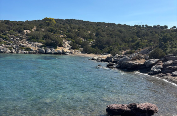 Elevated view of Geromines beach