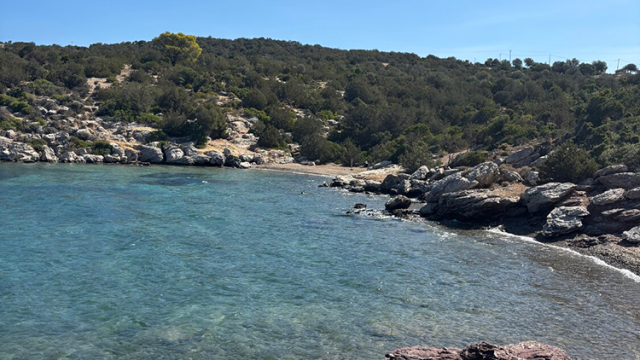Elevated view of Geromines beach